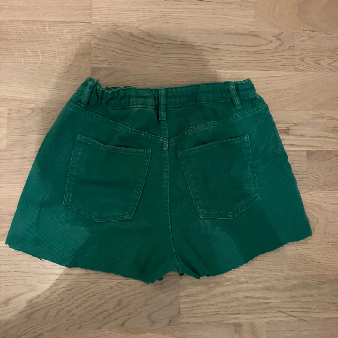 Gröna high waist shorts från H&M - 1