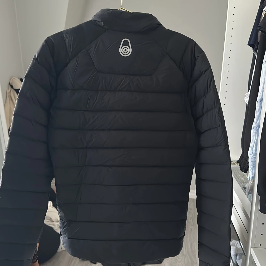 Svart pufferjacka från Sail Racing - 3