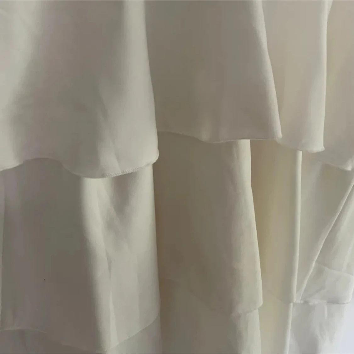 Vit volangklänning  - 2