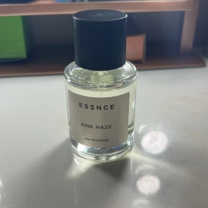 ESSNCE parfym  - Parfym från ESSNCE, PINK HAZE har endast testat den💕