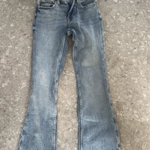 Jeans - Helt nya jeans från Gina Tricot, aldrig använda. Går alltid att diskutera pris!