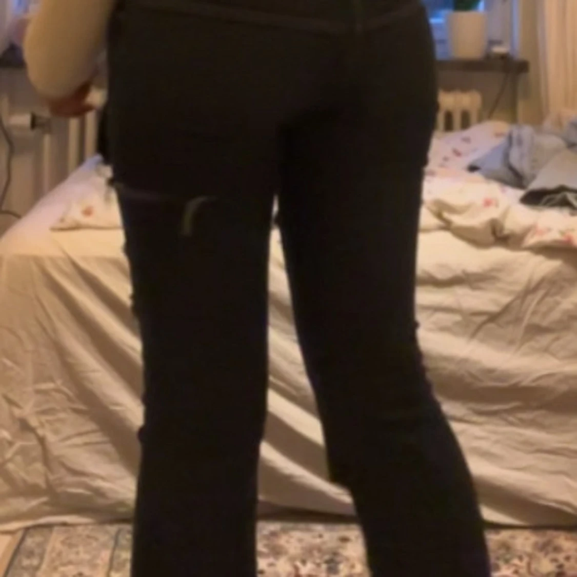 Mörkblå bootcut jeans med slitningar diesel  - 1