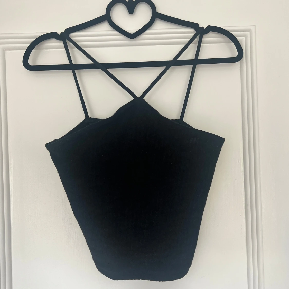 Svart ribbad croppad linnetopp - 1