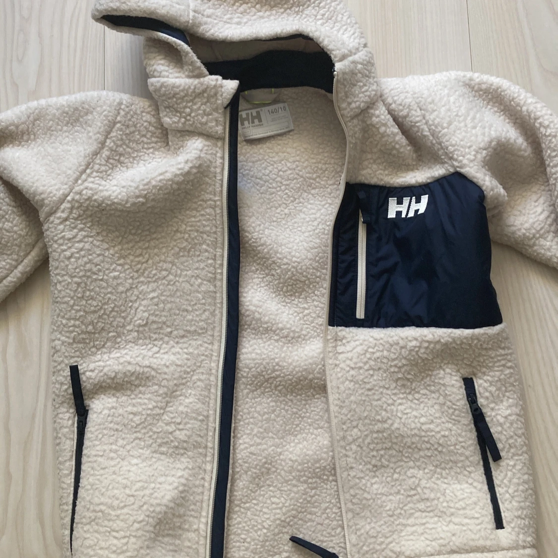 Beige teddyjacka Helly Hansen 140/10 - 3