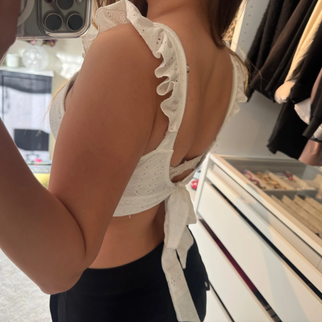 Vit broderad croppad linnetopp - 1