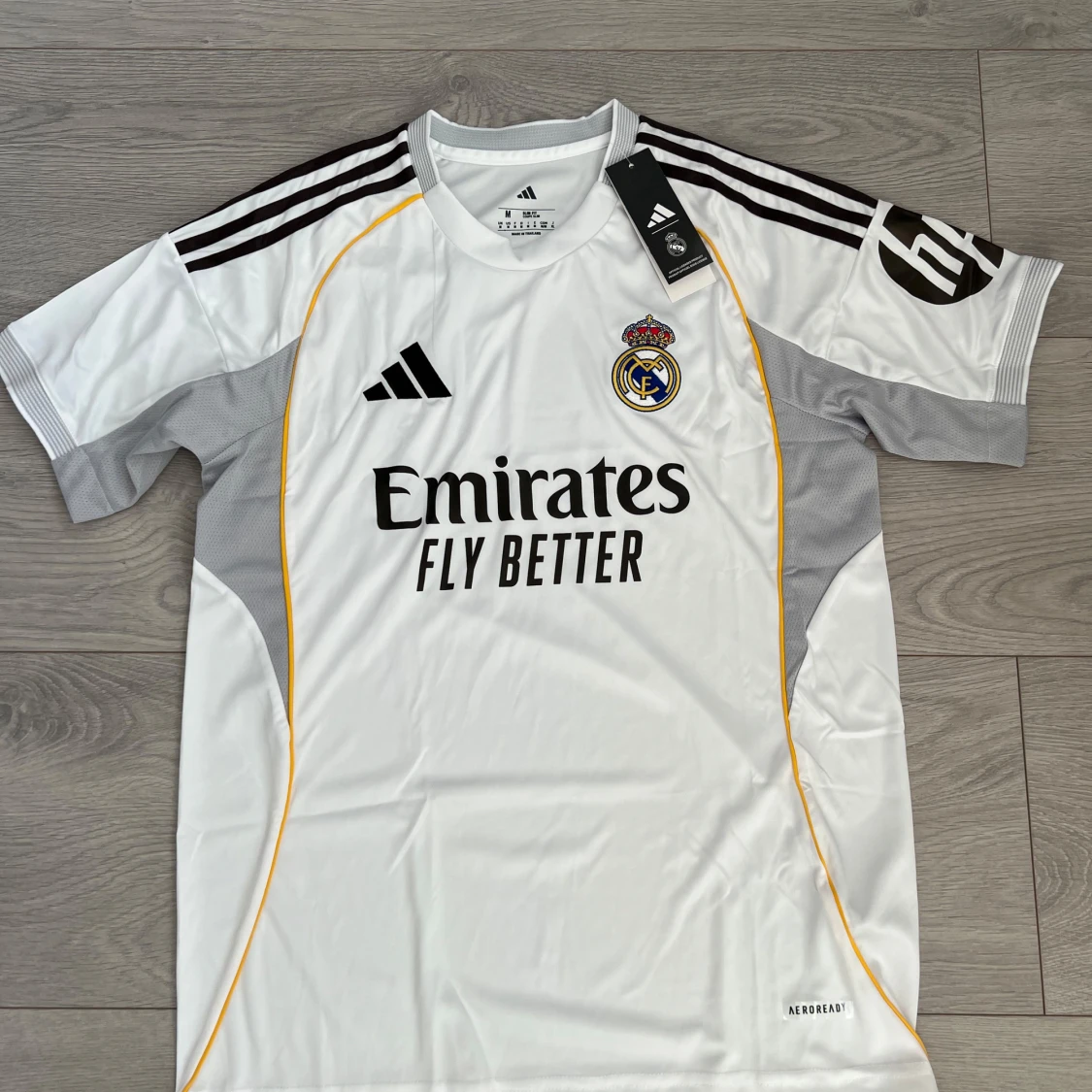 Real Madrid hemmatröja 25-26