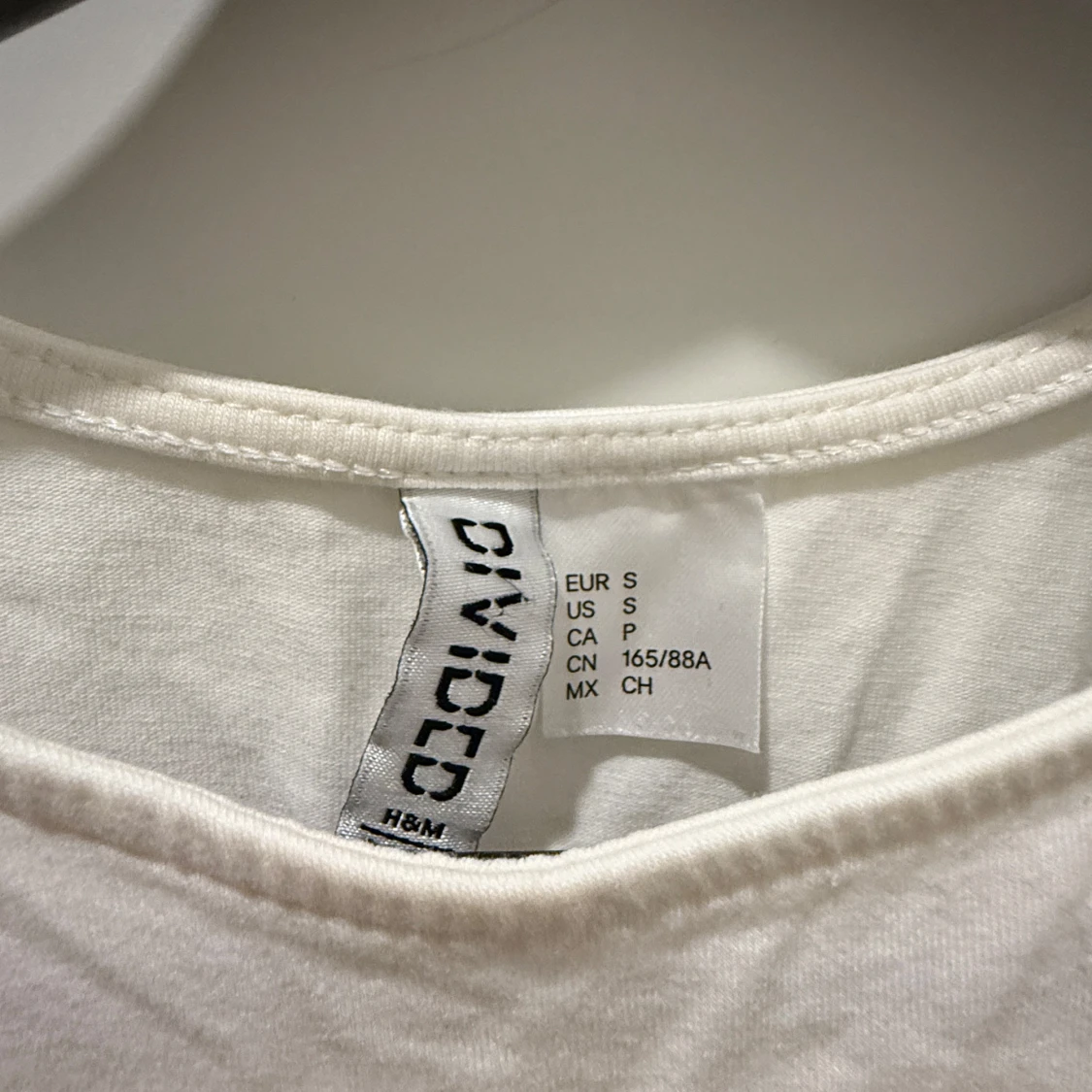 Vit croppad linnetopp från H&M Divided - 1