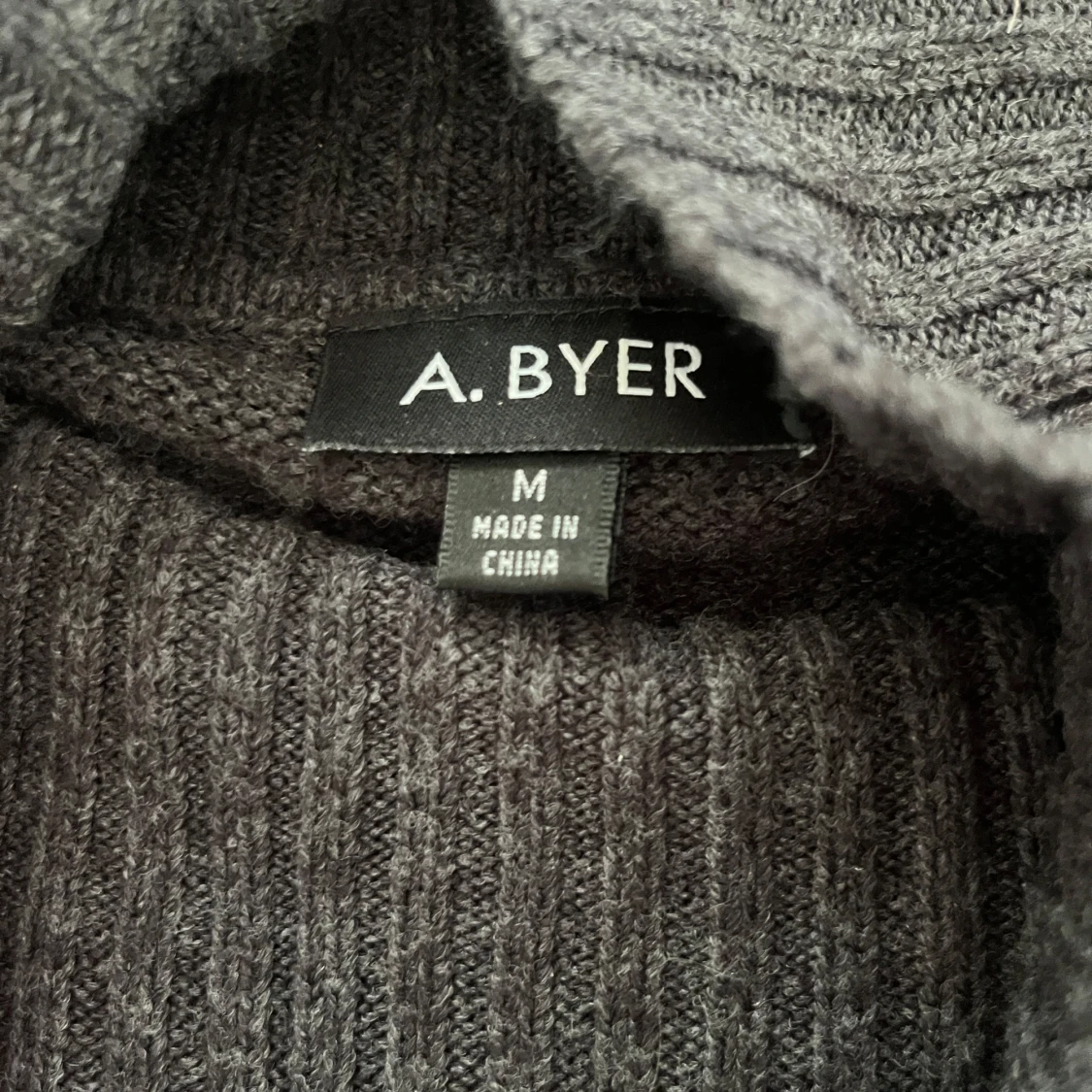 Svart stickad klänning från A. Byer - 1