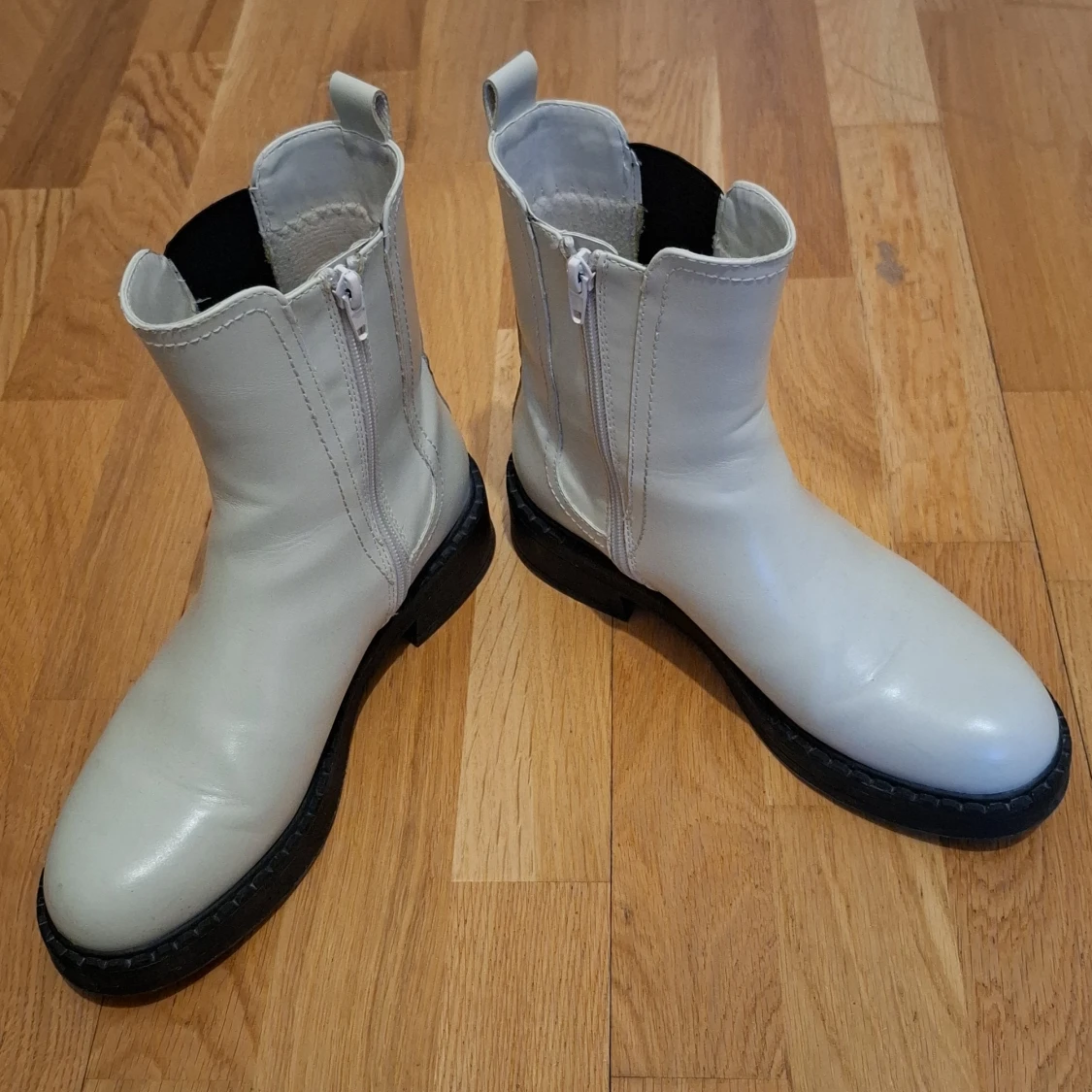 Vita boots med dragkedja - 4