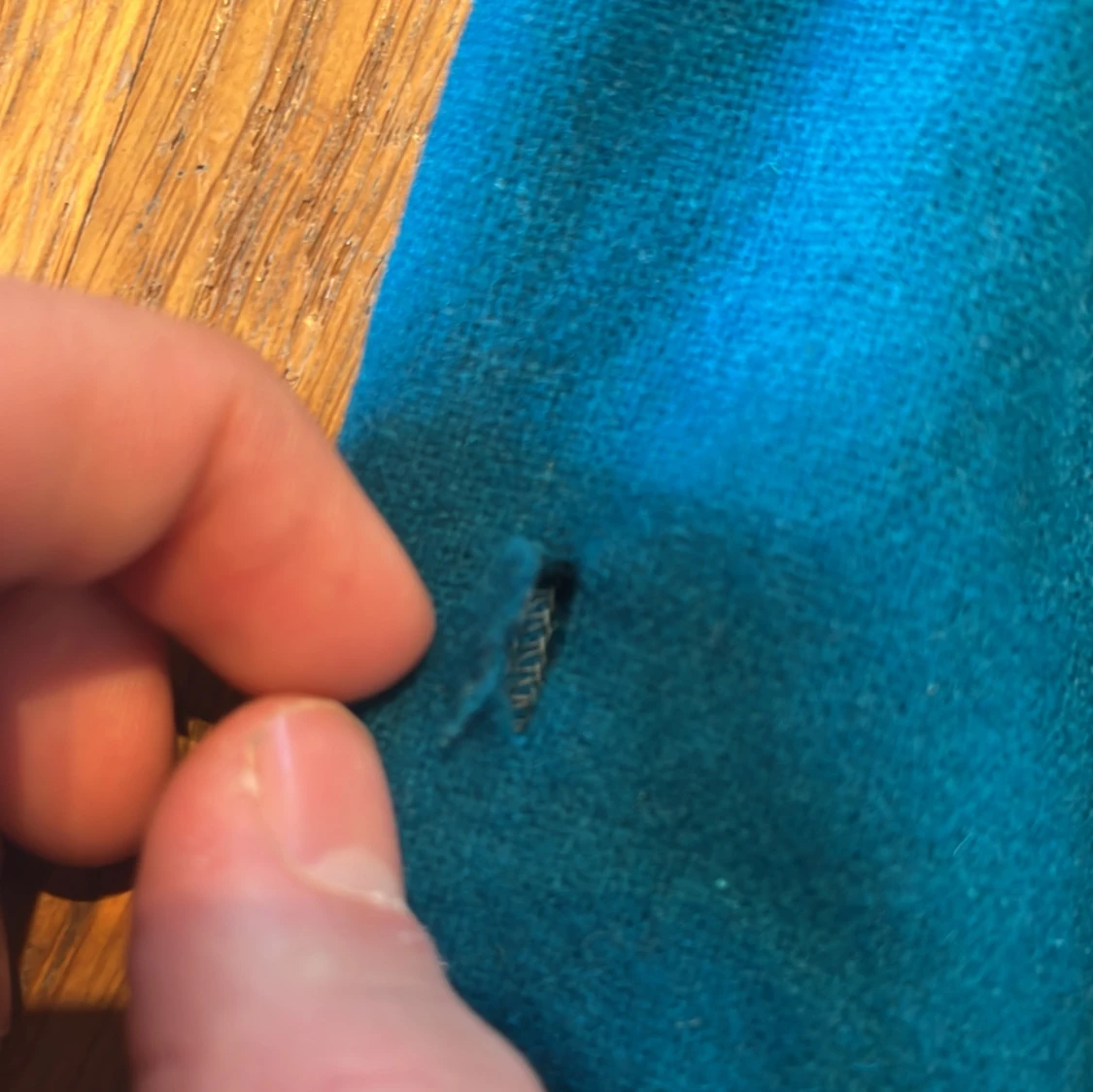 Blå klänning med pälsdetaljer från Charlotta Modeller - 3