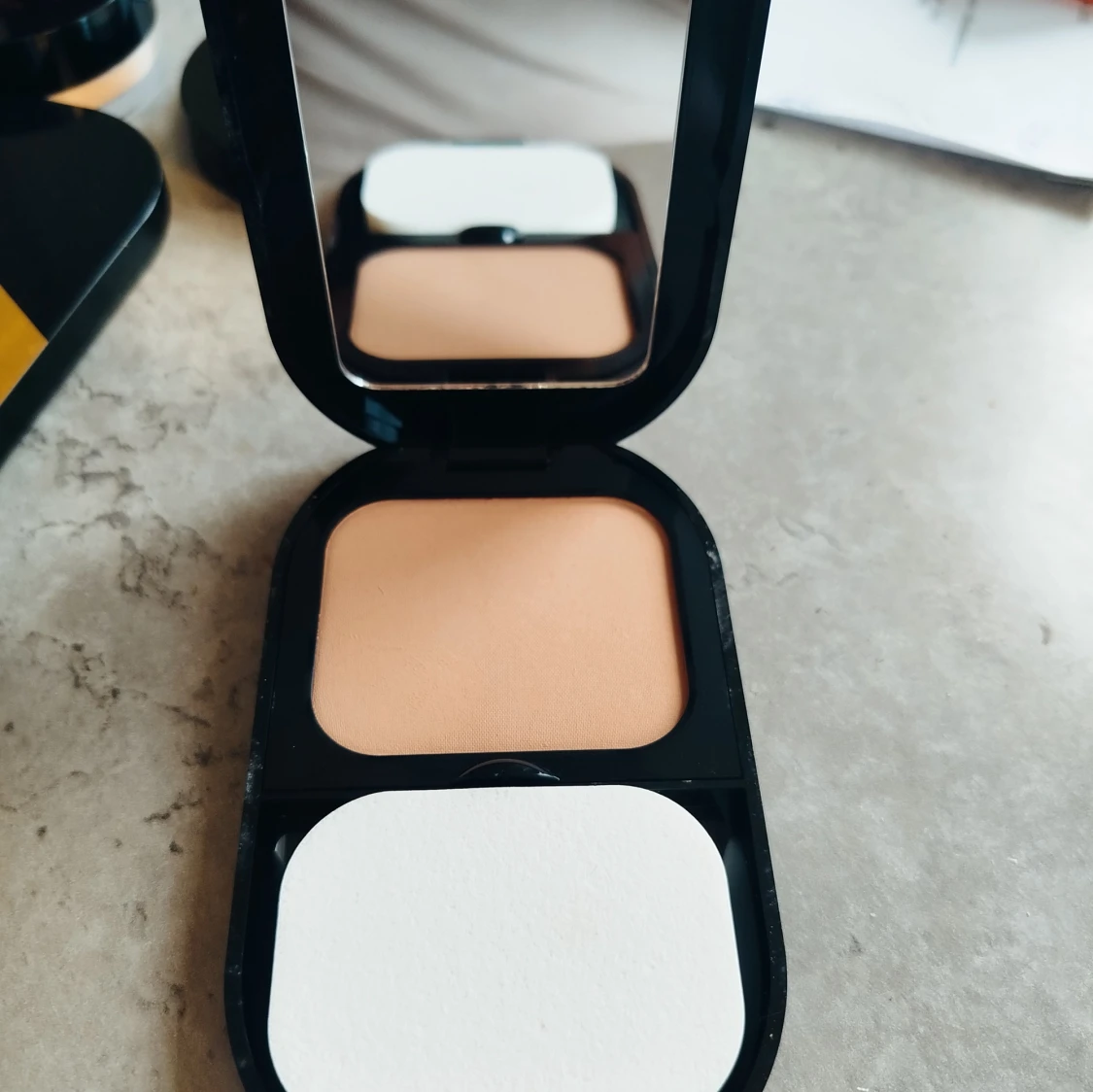 Max Factor Facefinity Compact Foundation - 2