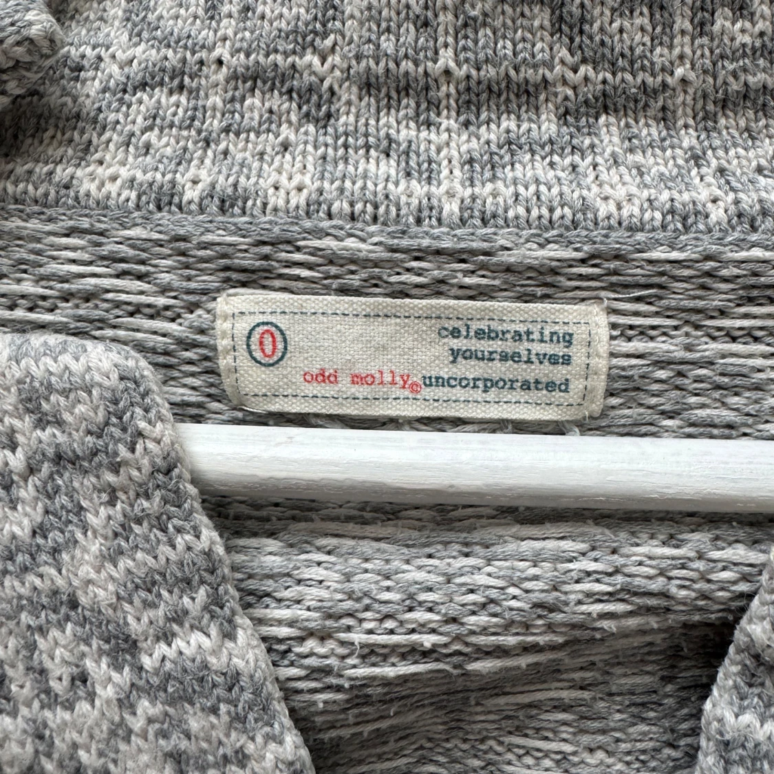 Grå mönstrad kofta från Odd Molly - 1