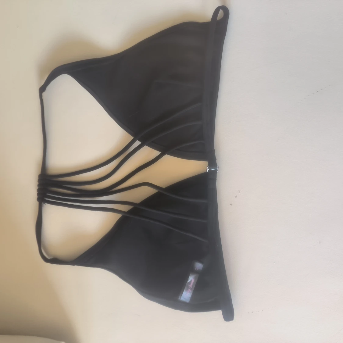 Svart bikiniöverdel med snörning - 1