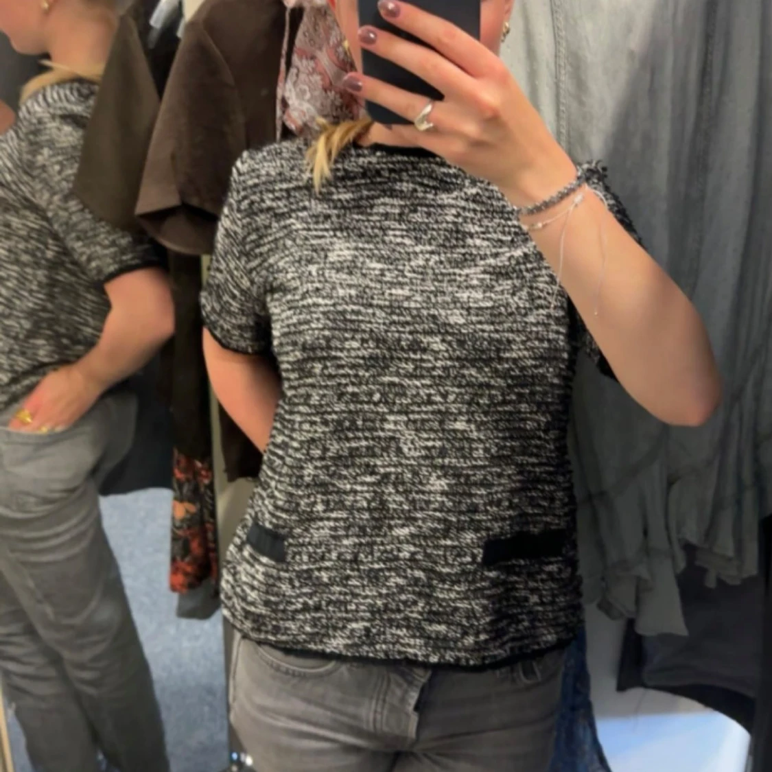 Svart och vit mönstrad topp