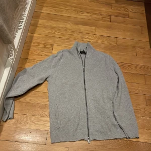  Massimo Dutti tröja - Snygg Massimo Dutti tröja i storlek s. 