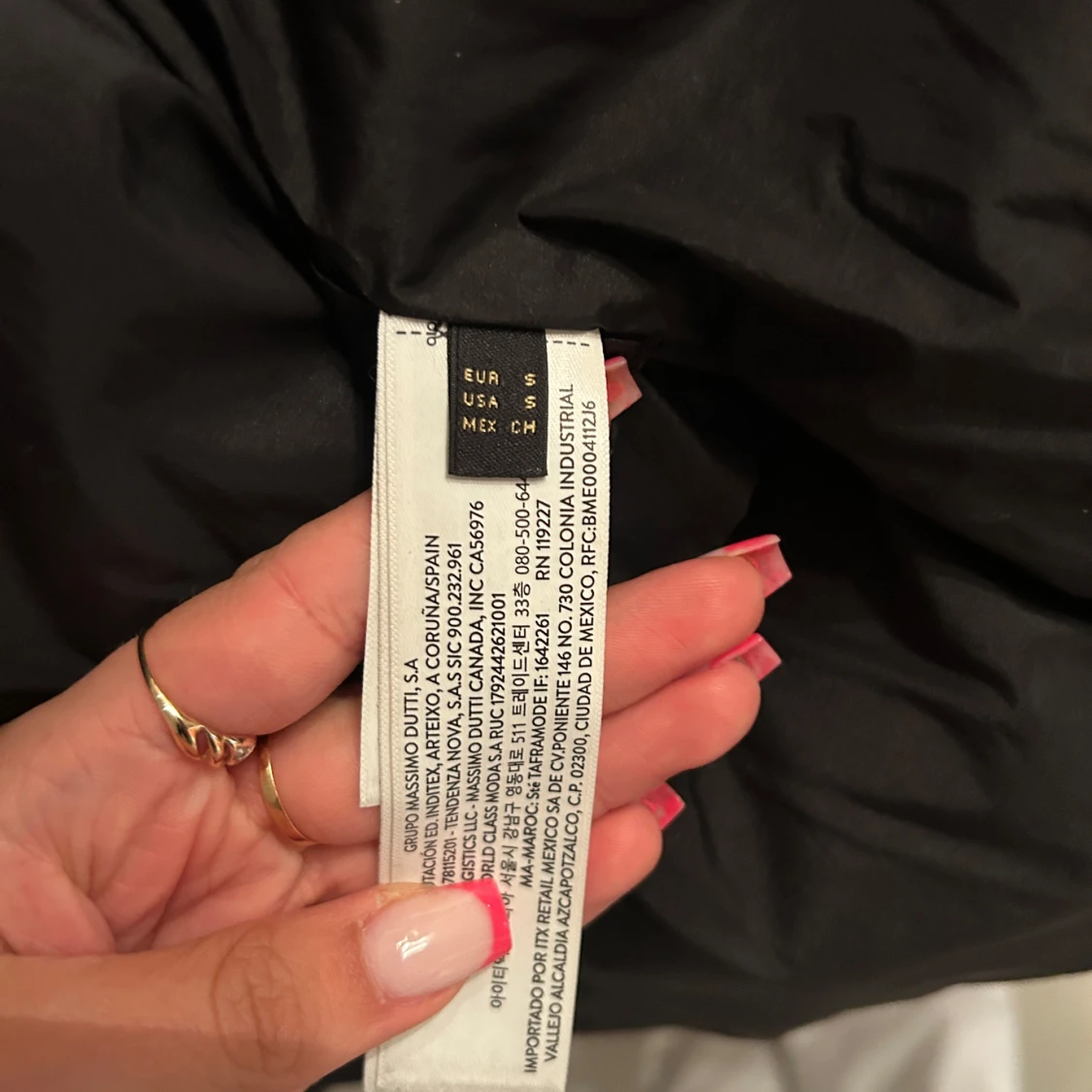 Svart pufferjacka från Massimo Dutti - 4
