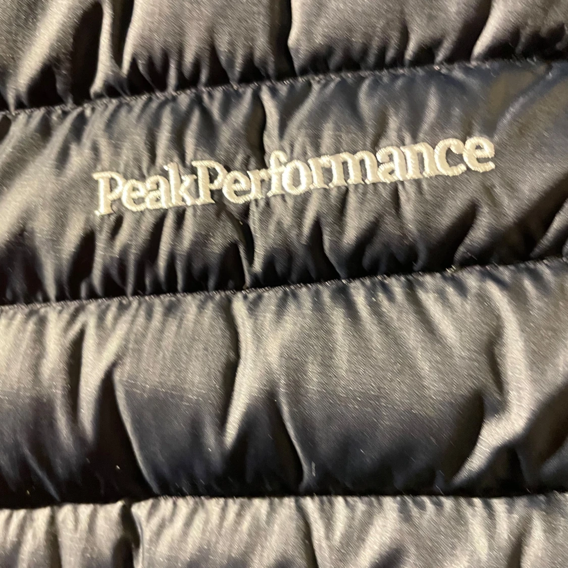 Svart Peak Performance pufferjacka - 2
