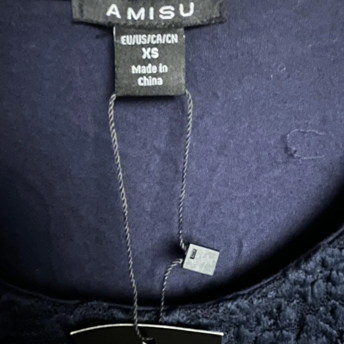 Marinblå spetsklänning från Amisu XS - 3