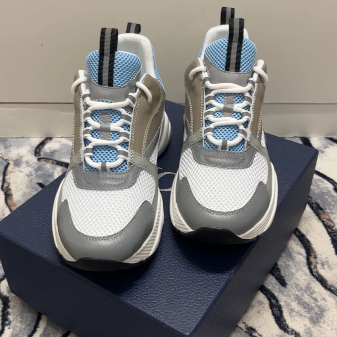 Sneakers i blått och grått - 2