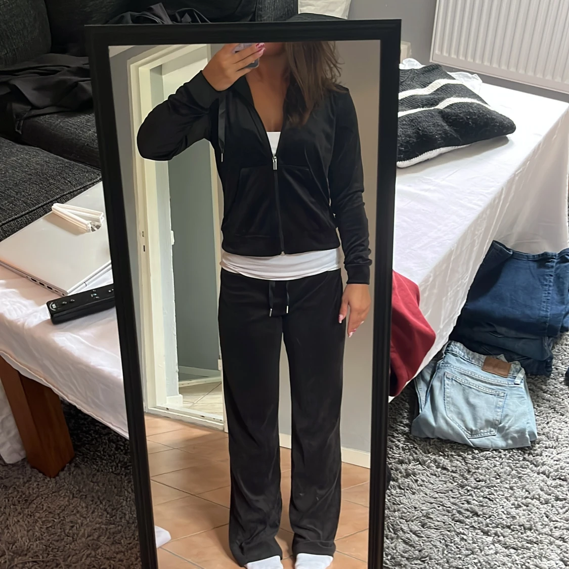 Svart mjukis set från Gina