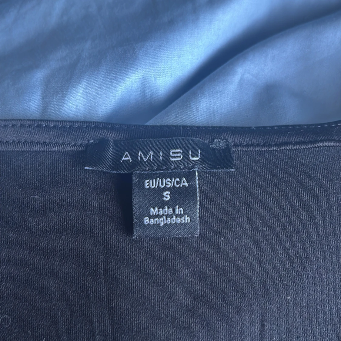 Svart volangblus från Amisu - 2