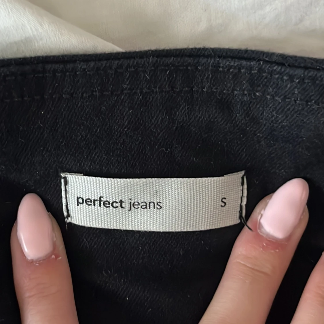 Svarta bootcut jeans från Gina Tricot  - 2