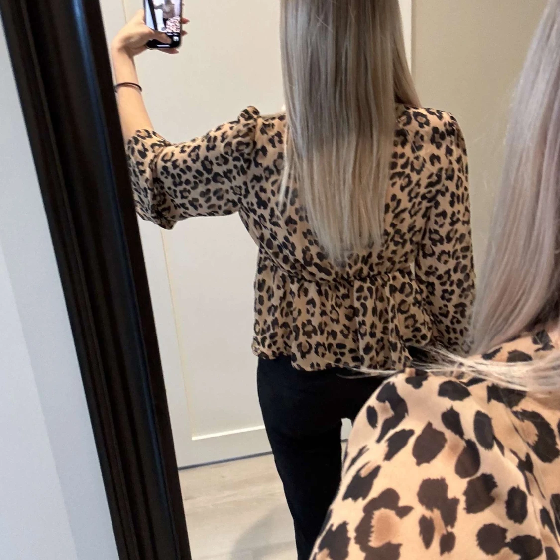 Leopardmönstrad blus från SHEIN - 1