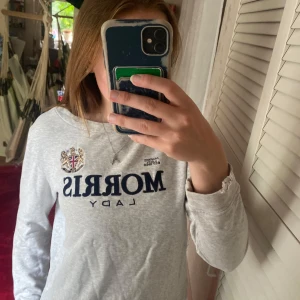 Morris tröja  - Fin grå långärmad från Morris i bomull, stl. S/36 🌸För exakta mått skicka meddelande! Fint skick, lite små slitningar i ärmarna (bild 4/5)