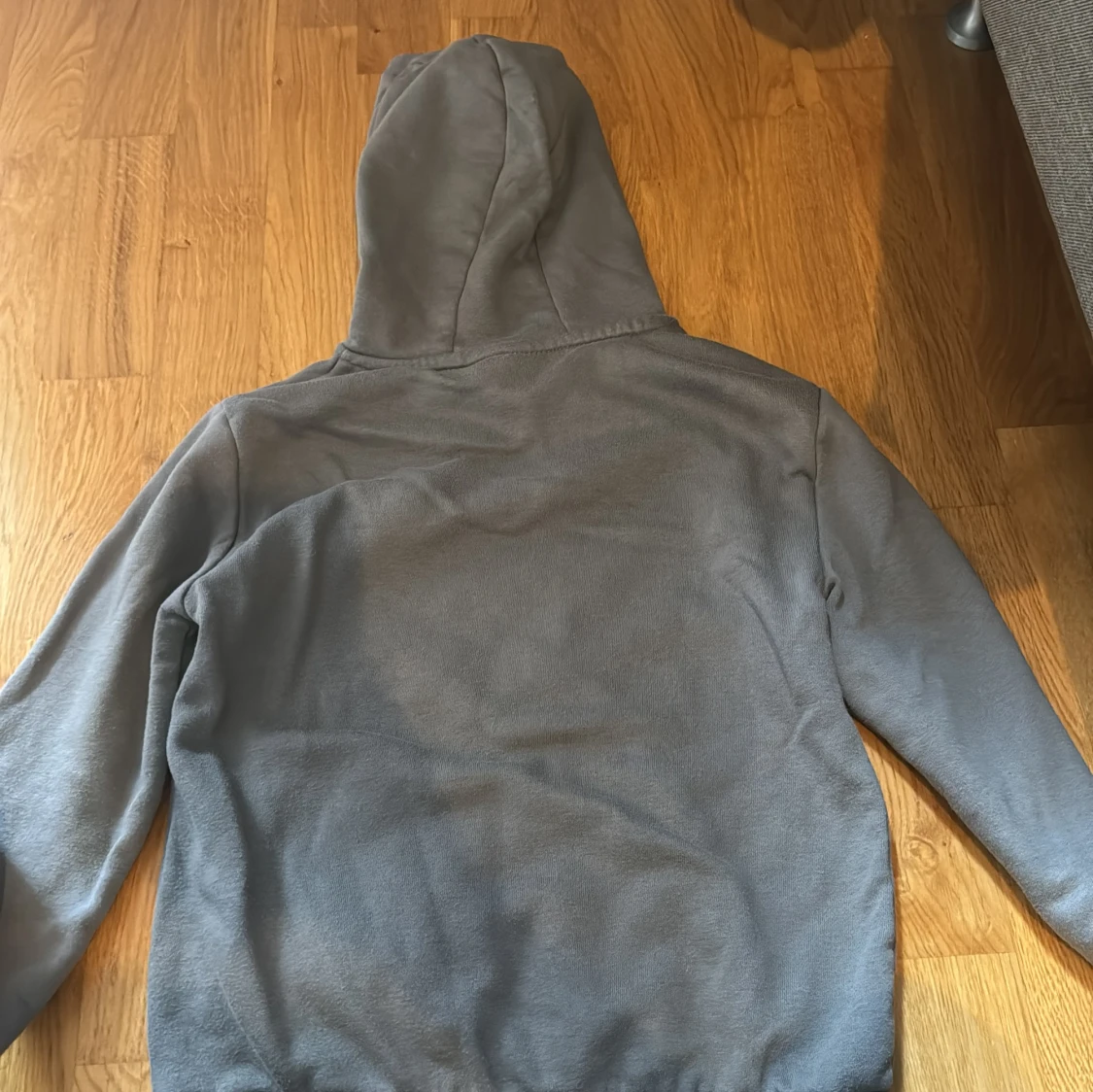 Grå Batman hoodie med tryck - 1