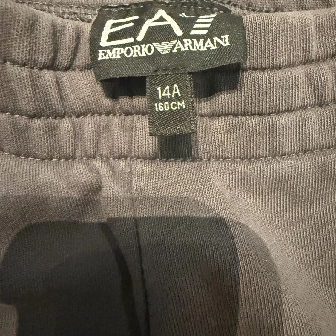 Grå mjukisbyxor från Emporio Armani - 1
