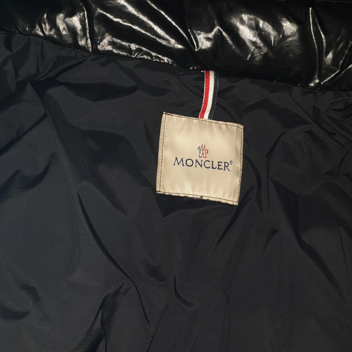 Svart pufferjacka från Moncler - 4