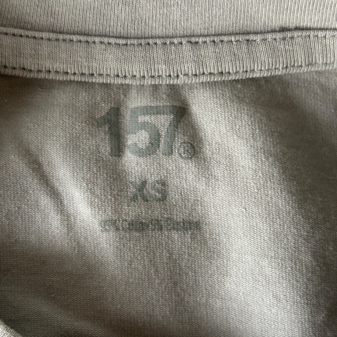 Grå croppad långärmad topp  - 2