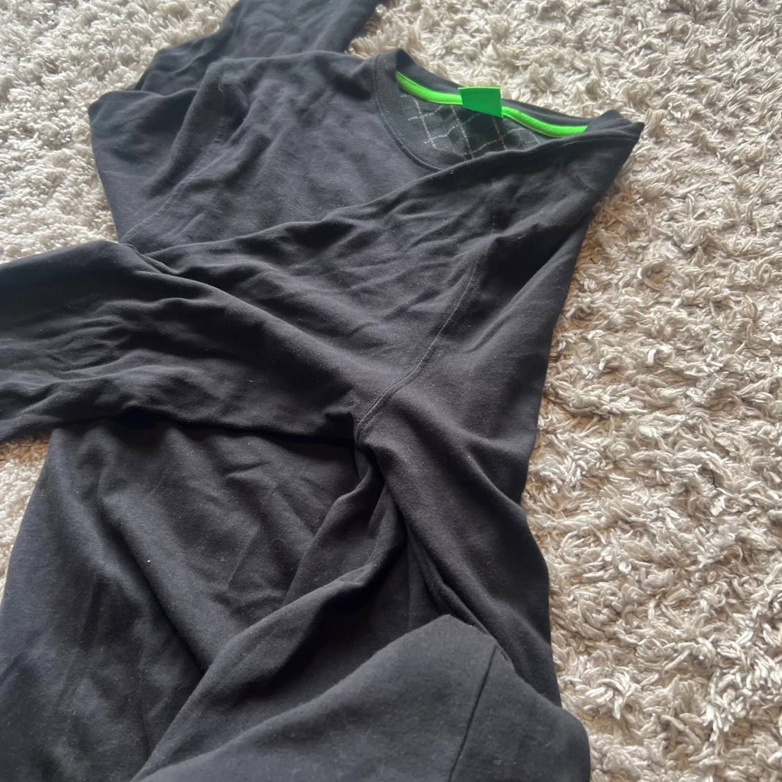 Svart långärmad tröja från Hugo Boss - 1