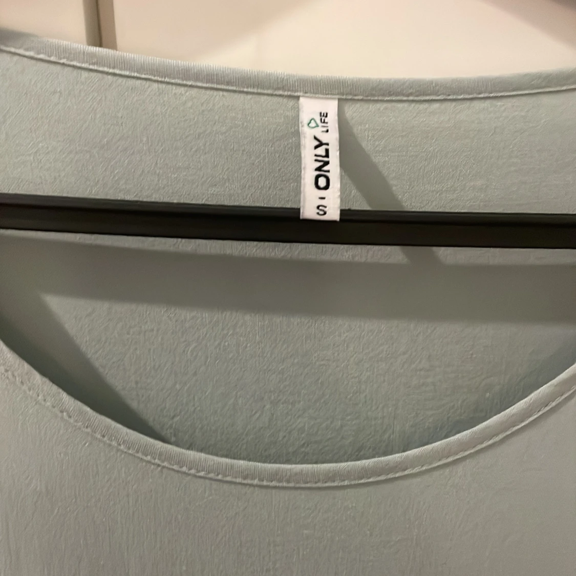 Ljusgrön blus från ONLY - 1