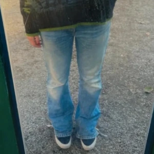 Coola baggie jeans - Såå coola jeans jag köpt på Plick, lånad bild skriv för egna pris diskuteras ❣️❣️