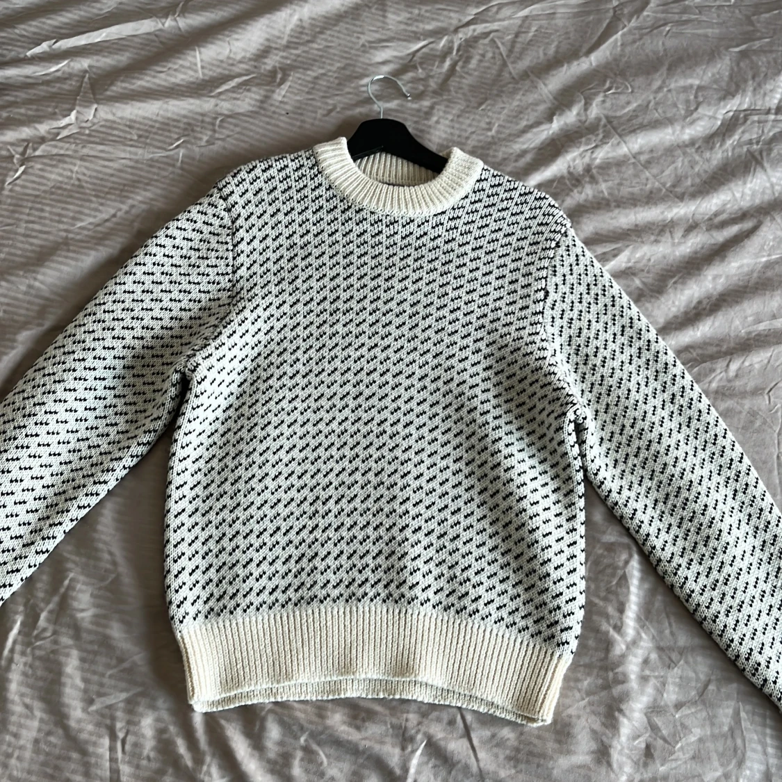 Vit och svart stickad tröja Vaillent