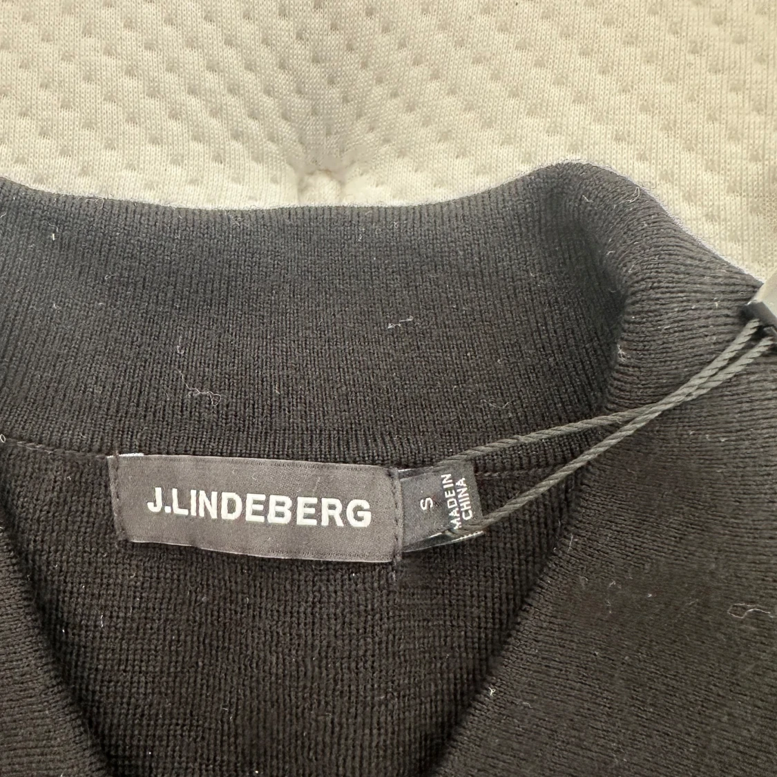Svart merinoullströja från J.Lindeberg - 1