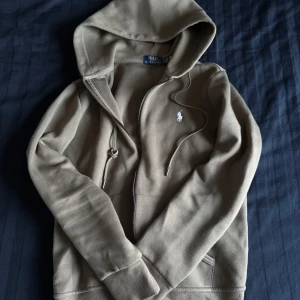  Polo Ralph Lauren Hoodie olivgrön S - Använd ca 5 ggr