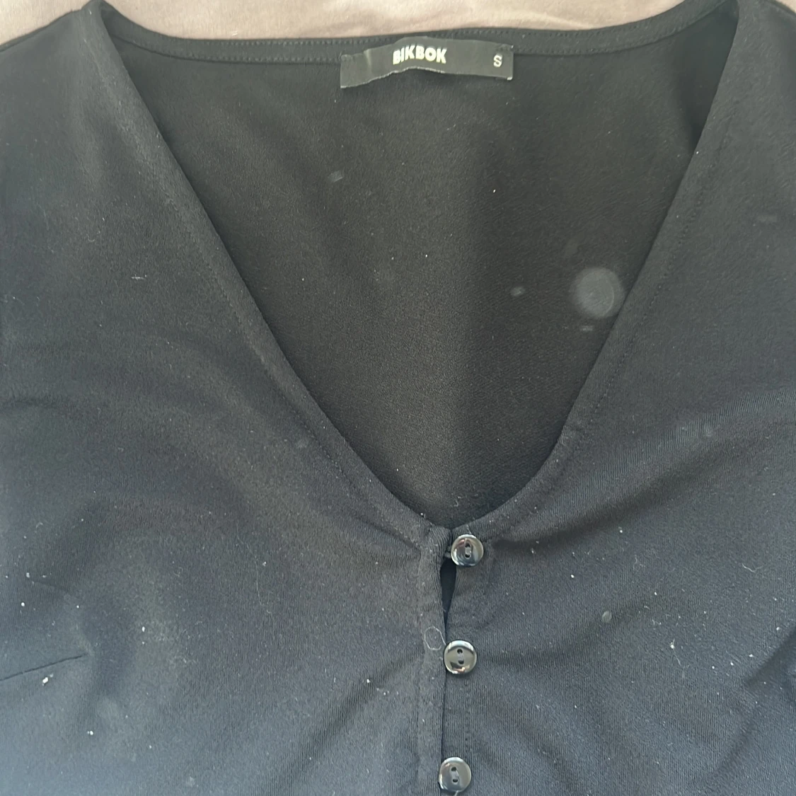 Svart kortärmad topp från Bik Bok - 2