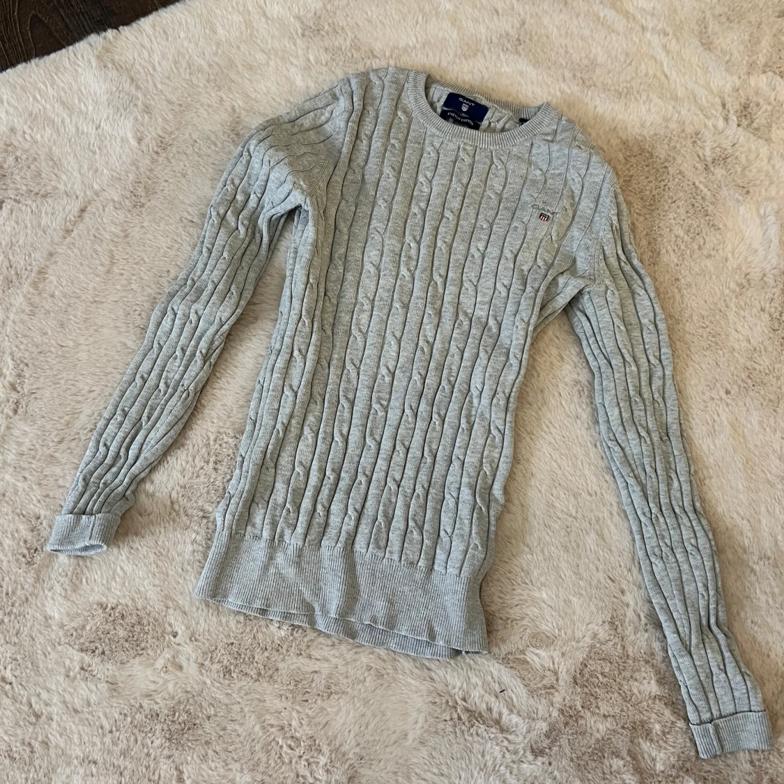 Ljusgrå stickad tröja från Gant