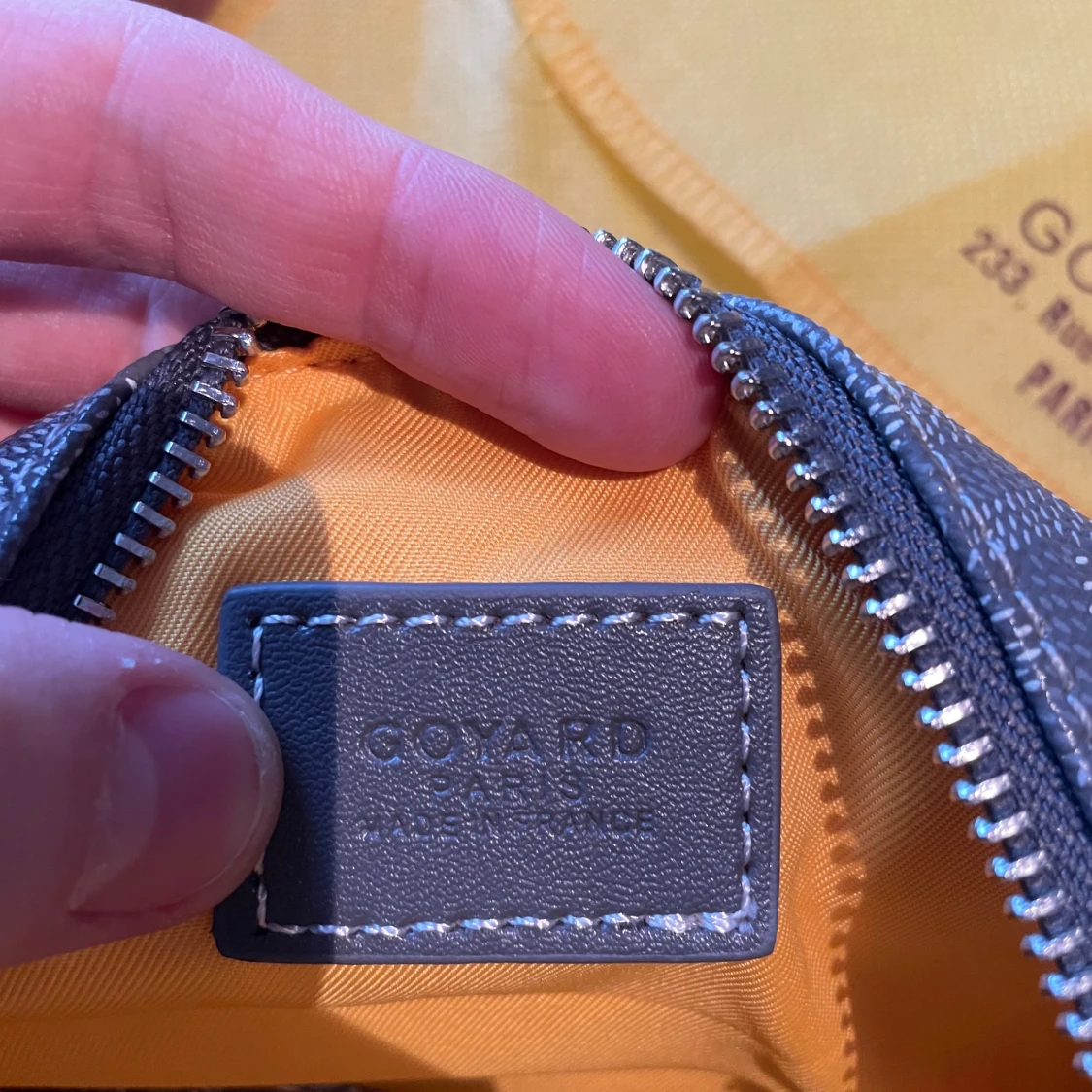 Grå necessär och grön korthållare  - 3