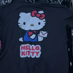 Hello kitty  - En svart hello kitty tröja från primark 