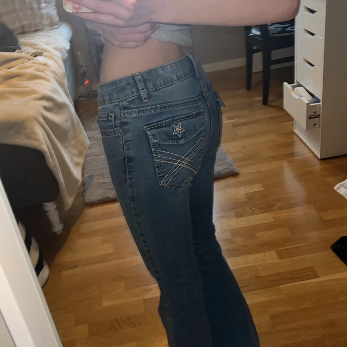 Blå bootcut jeans från Lindex - 4