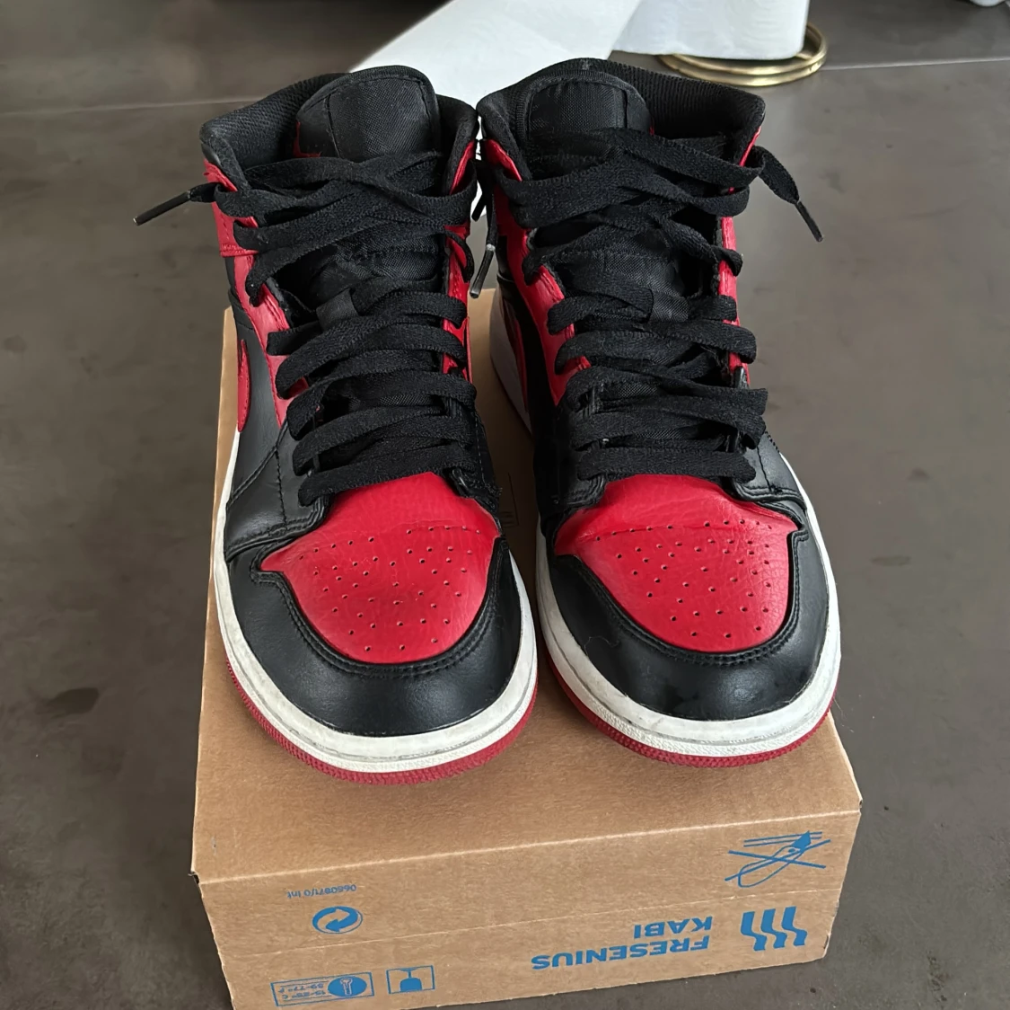 Nike Air Jordan 1 Mid Svart/Röd - 1