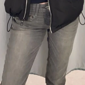 Vintage Levi’s Jeans - Vintage Levi’s Jeans i storlek w27. Toppenskick! Det finns just nu möjlighet till fri frakt!!!