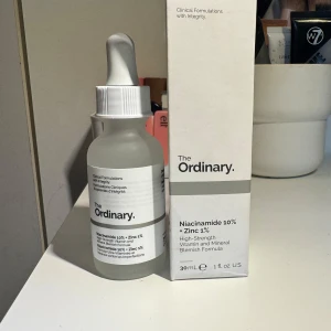 The Ordinary Niacinamide 10% + Zinc 1% - HELT OANVÄND OCH OÖPPNAD! (öppnade bara förpackningen för att ta bild på flaskan). NYPRIS: 89kr 
