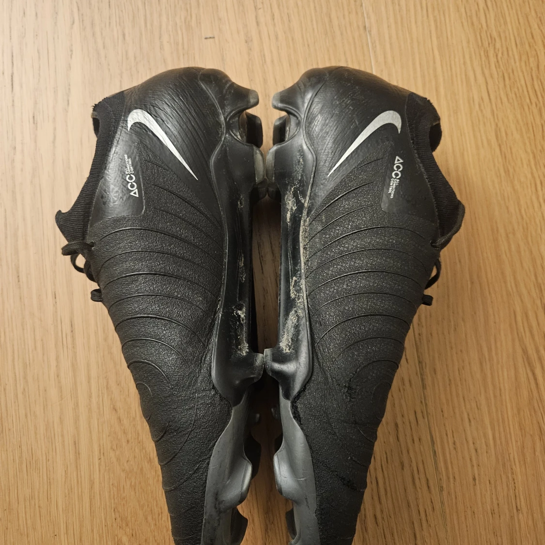 Svarta Nike fotbollsskor Flyknit - 1