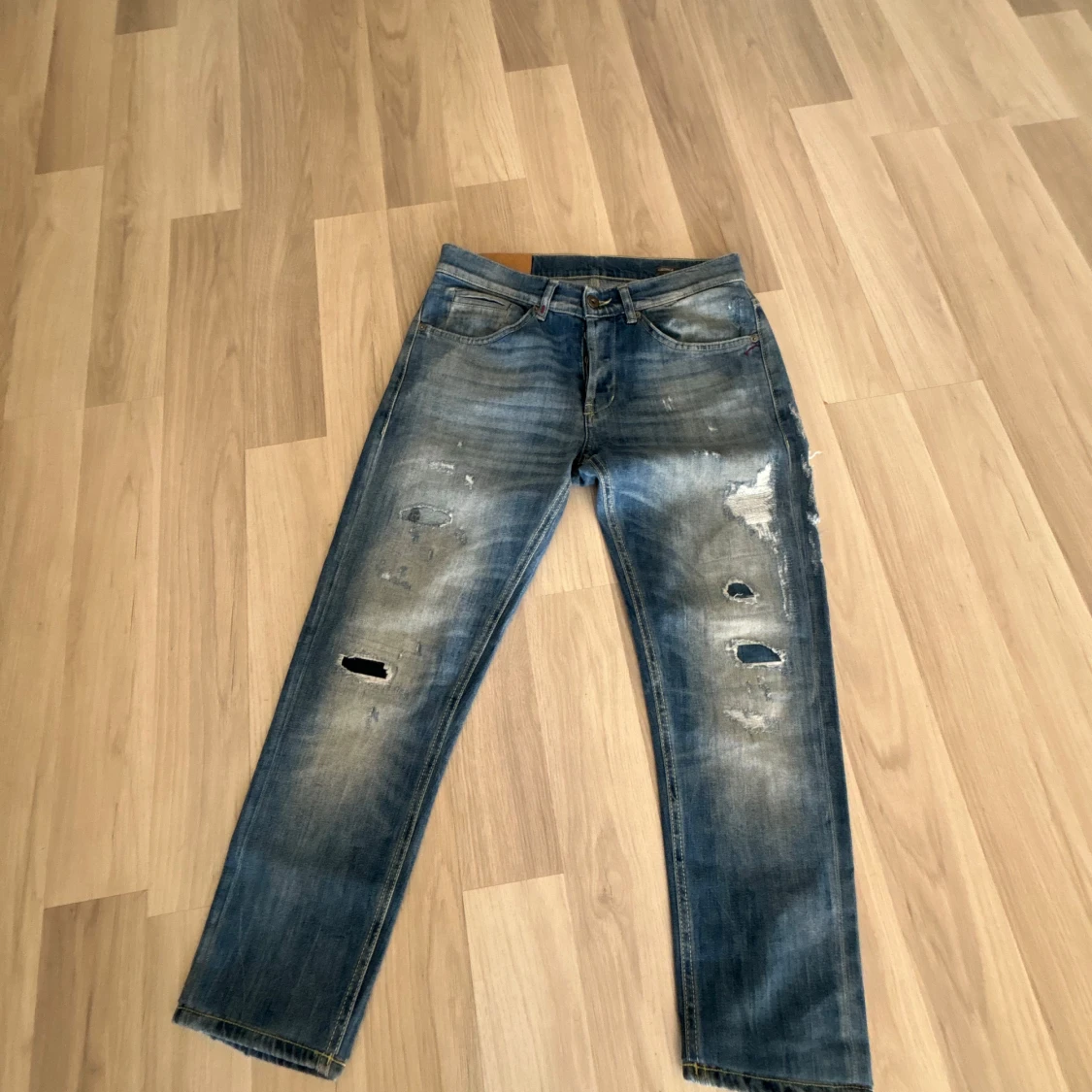 Blå slitna jeans från Dondup, stl w32 och L30 - 2