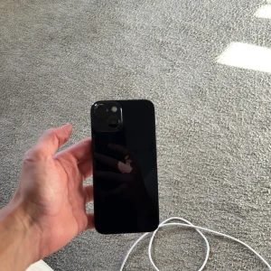 Telefon 14PRO - Lite skavanker men annars så funkar den inga sprickor eller nått kan gå ner i pris om de skulle va så 