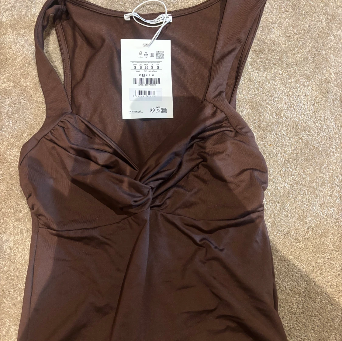 Brun twistad topp från Pull&Bear